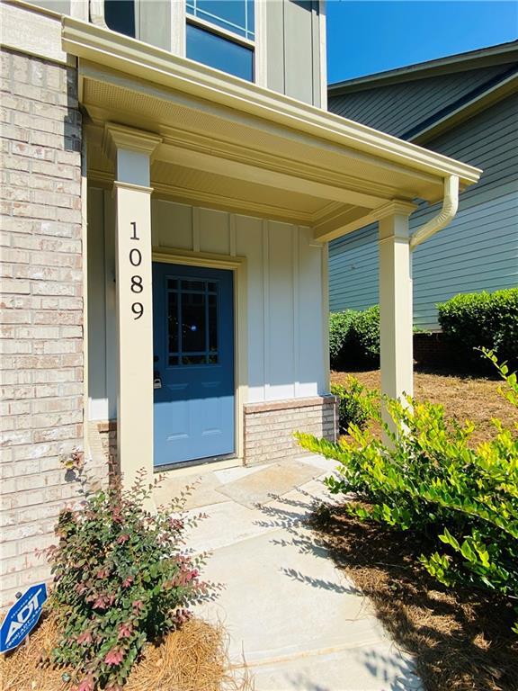 Building Photo - 1089 N Village Dr