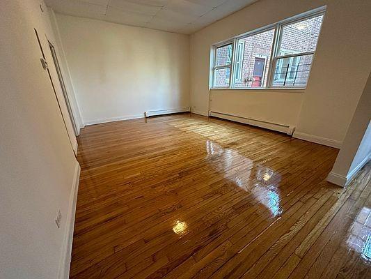 Foto del edificio - 1 bedroom in BRONX NY 10467