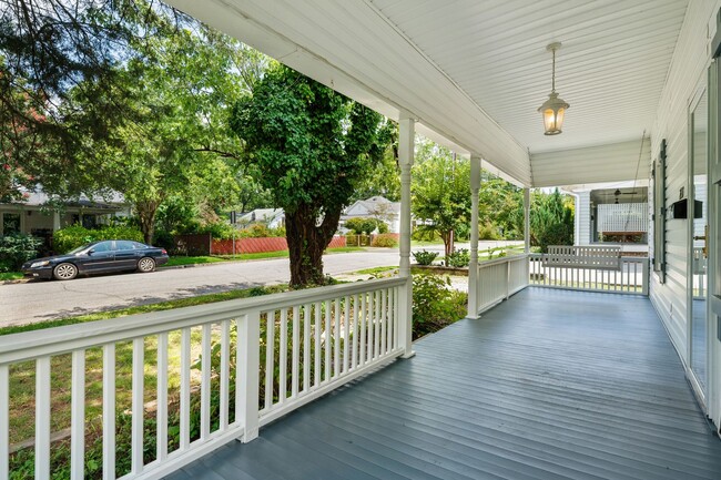 Building Photo - Totally Updated 3 Bed 1 Bath in Old West D...