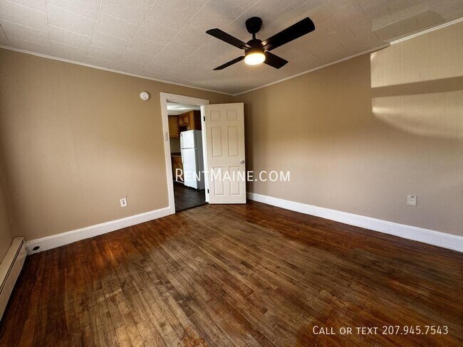 Building Photo - 172 College Ave