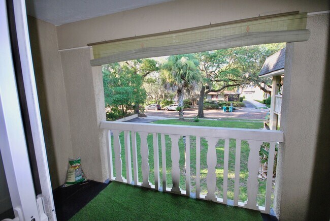 Foto del edificio - 637 Harwood St