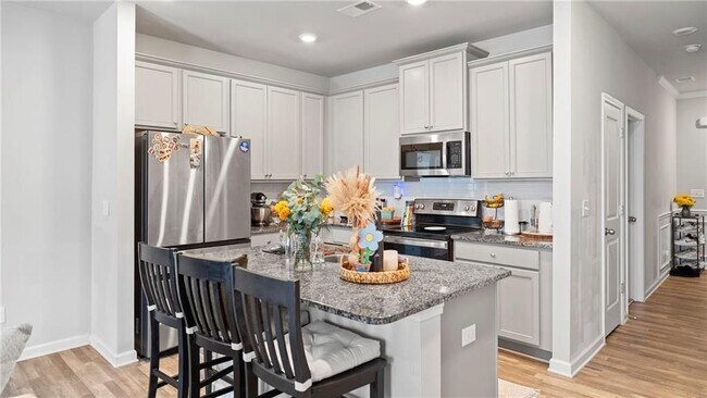 Foto del edificio - 585 McWilliams Rd SE