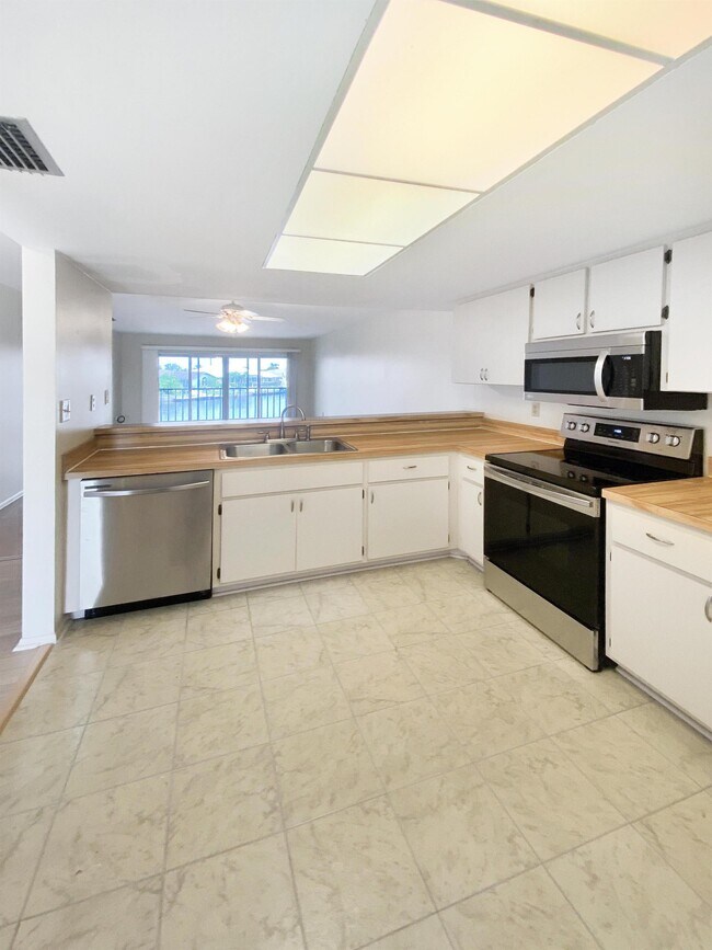 Foto del edificio - 3600 Bal Harbor Blvd