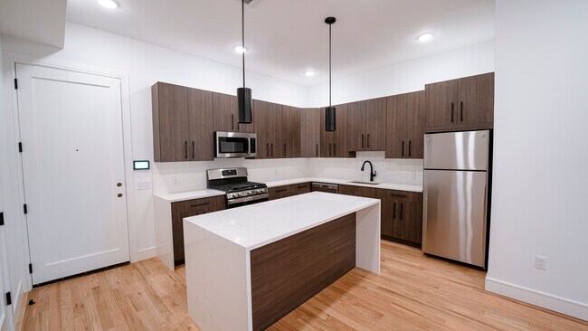 Kitchen - 26 Lane Ave