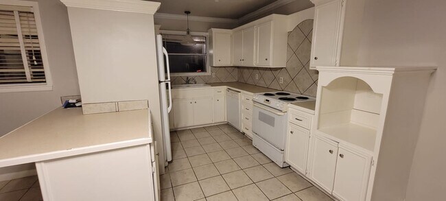 Building Photo - 4710 Fieldwood Ln