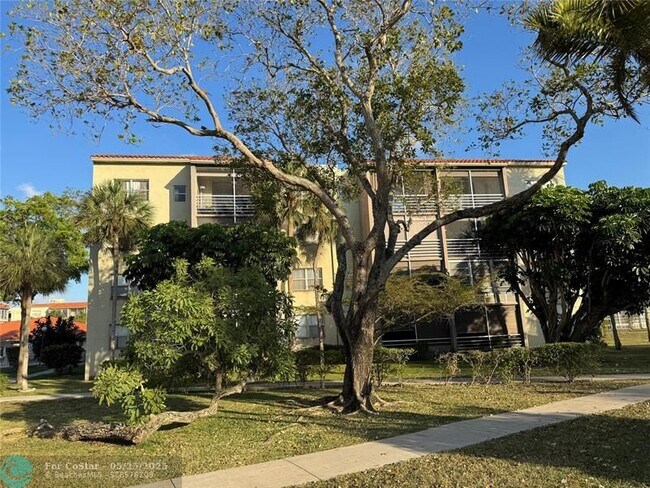 Building Photo - 1810 N Lauderdale Ave