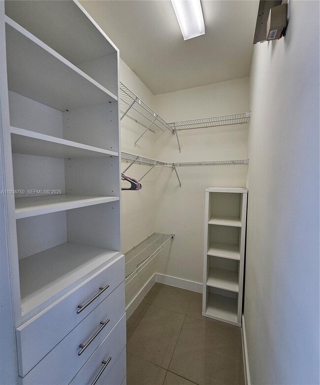 Foto del edificio - 6410 NW 105th Pl