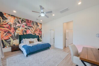 Building Photo - 2909 Nagle St