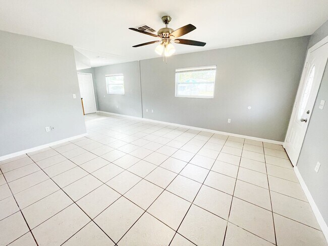 Building Photo - 2/1 COMING SOON!