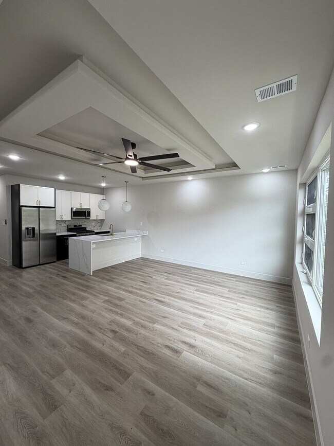 Foto del edificio - 6603 S Langley Ave