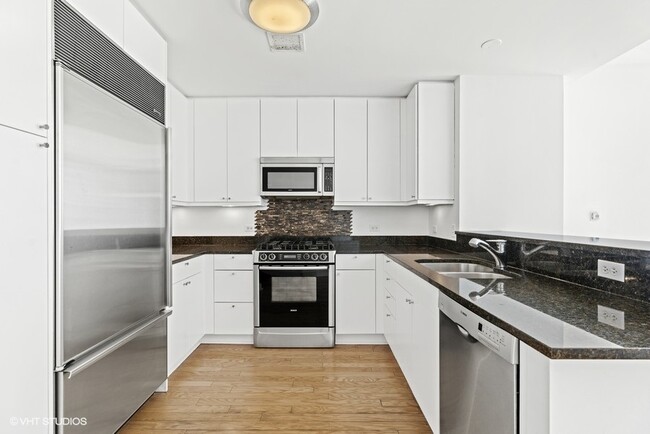 Building Photo - 60 E Monroe St