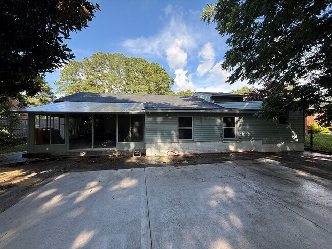 Building Photo - 1730 Wellons Dr