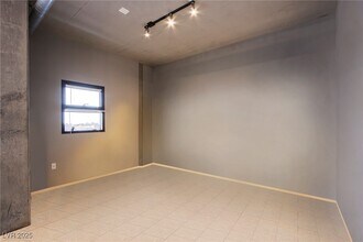 Building Photo - 353 E Bonneville Ave