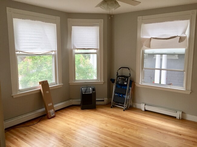 Living Room - 289 State St