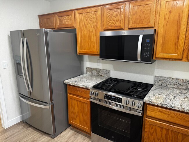 Foto del edificio - 55+ Summerlin Community - Single Story Home - Clean and Modern