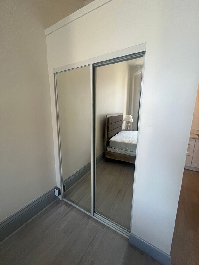 Foto del edificio - Remodeled Unit for Rent in Historic Downtown Cole Block Building