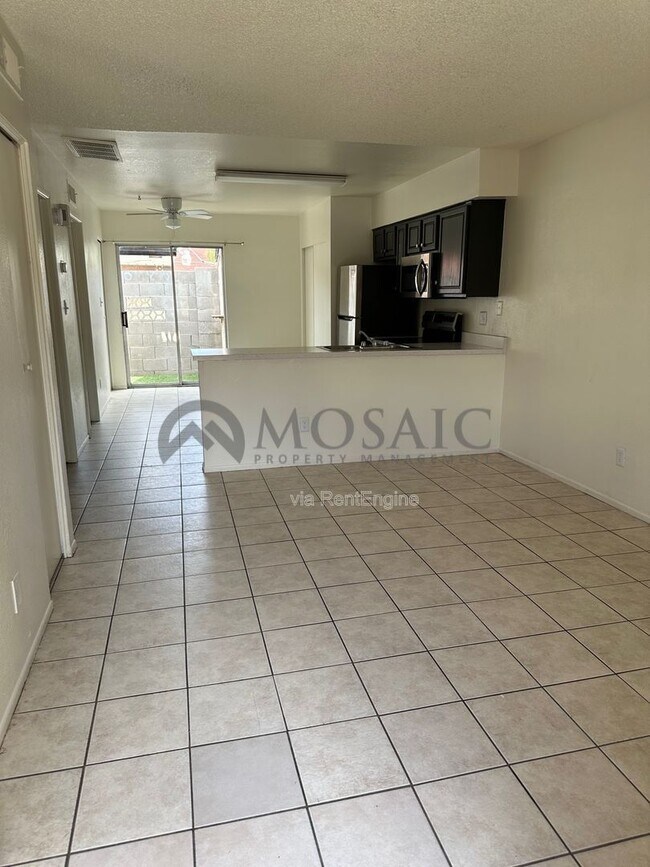 Foto del edificio - 2440 E Waltann Ln