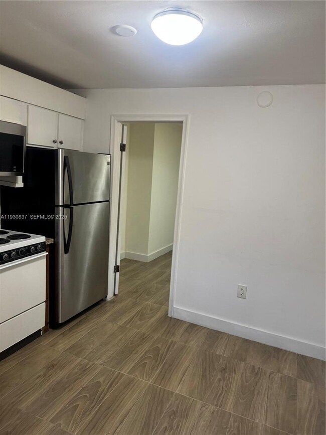 Foto del edificio - 227 SW 11th Ave