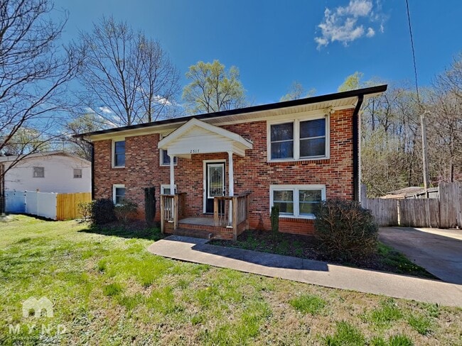 Building Photo - 2517 Devon Dr