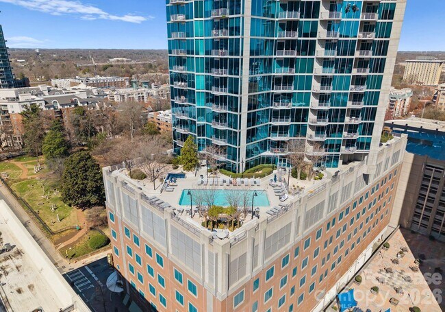 Foto del edificio - 210 N Church St
