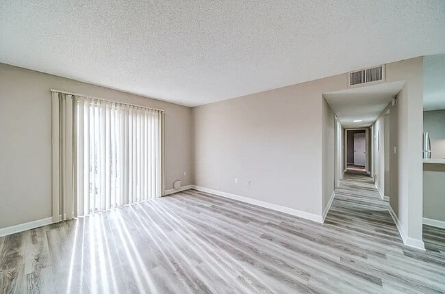 Espacio privado al aire libre junto a la sala de estar - The Bryant