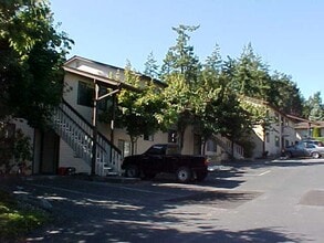 Building Photo - 690 NW Atalanta Way