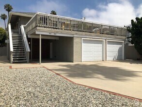 Building Photo - 947-949 Sand Ct