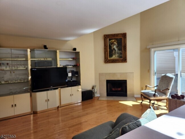 Building Photo - 136 Clarken Dr