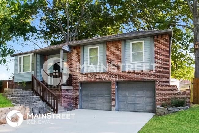 Building Photo - 816 NW Buckingham Pl