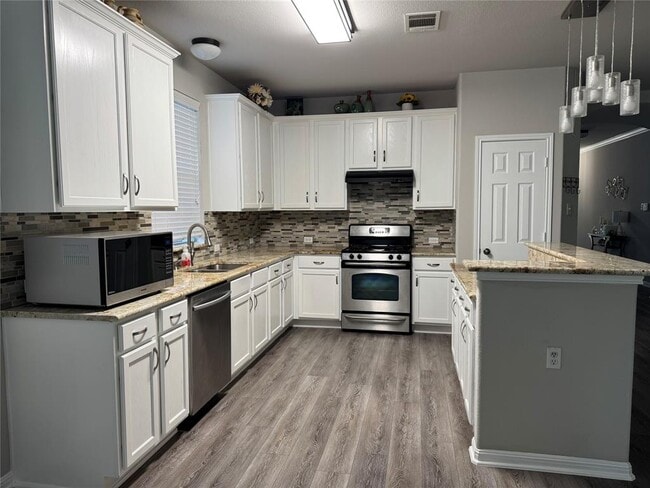 Building Photo - 13004 Kenswick Dr