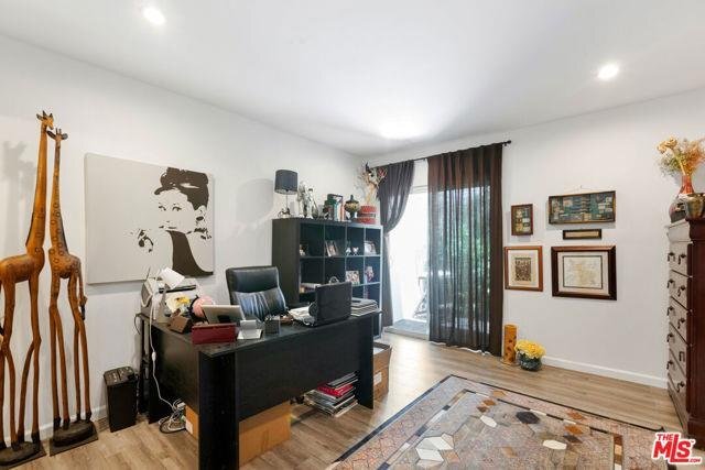 Foto del edificio - 10915 Ayres Ave