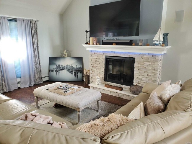 Building Photo - 57 Empress Pines Dr