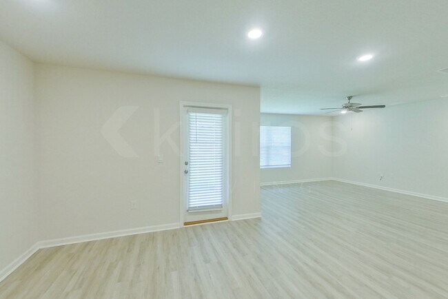 Building Photo - 4682 Malay Cir