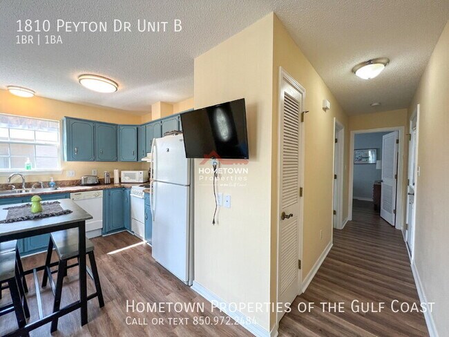 Building Photo - Tiny home in Heart of Pensacola
