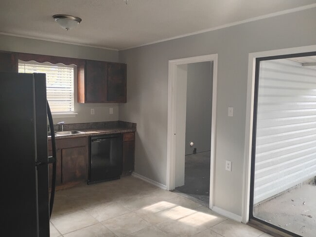 Building Photo - 5564 Springer Ct