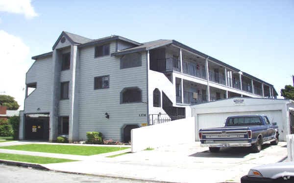 Building Photo - 1376 Junipero Ave