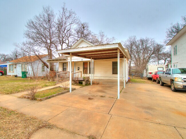 Building Photo - 735 NW 96th St