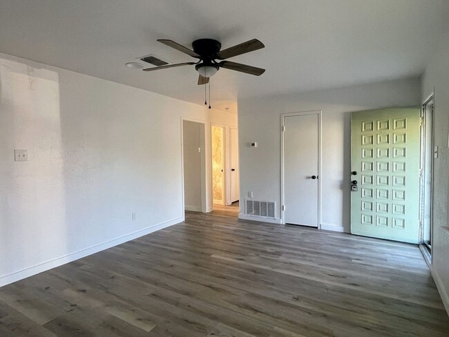 Foto del edificio - Snyder’s Sweet Spot: Modern Comfort Meets Country Charm