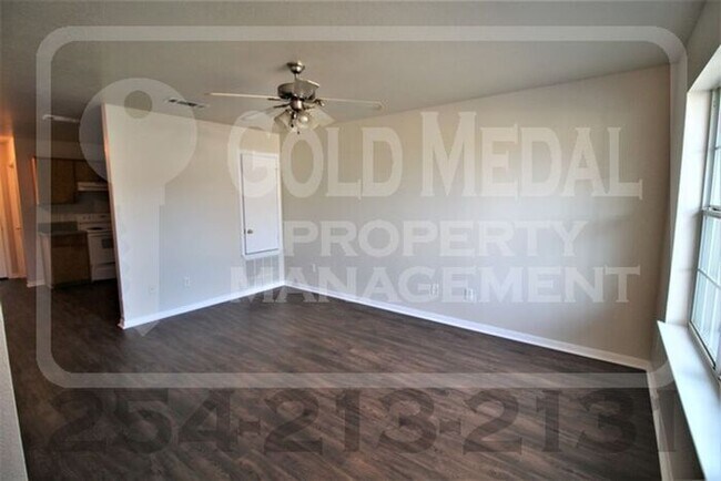 Foto del edificio - Charming Cove Living on Ave E! 401 W Ave E, Unit C