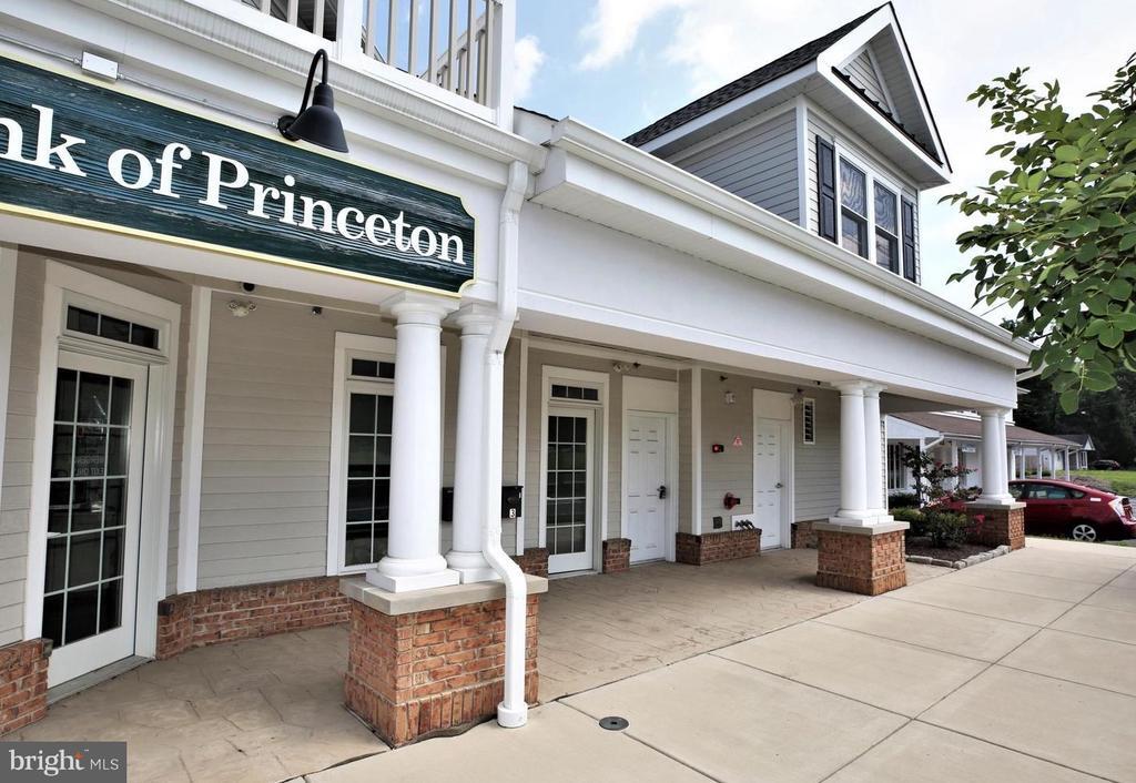 Foto principal - 11 Cranbury Rd