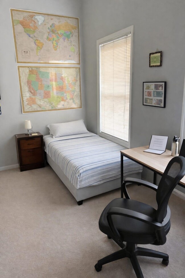 Building Photo - 711 Bloomfield St