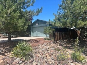 Building Photo - 1600 Alamo St