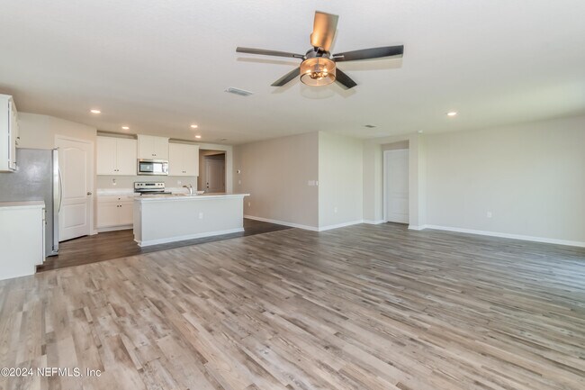 Building Photo - 4453 Warm Springs Way