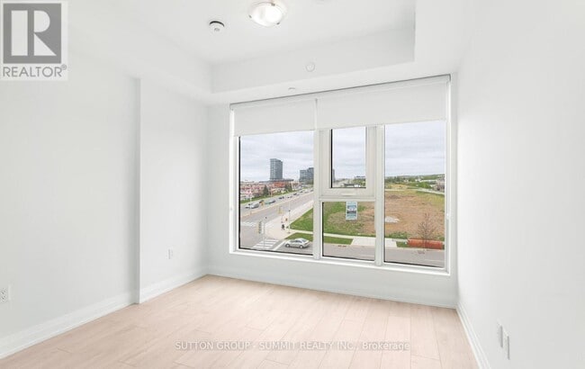 Photo du bâtiment - 412-412 Silver Maple Rd