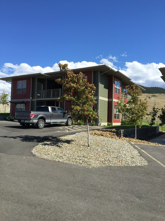 Building Photo - 2886 Overlook Blvd