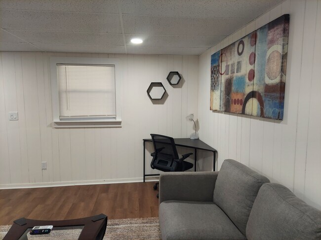 Building Photo - 5765 Penfield Pl