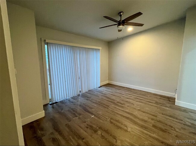 Building Photo - 406 Lakefront Blvd