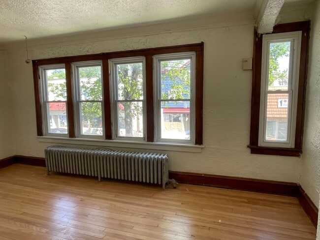 Building Photo - 5911 W Burnham St