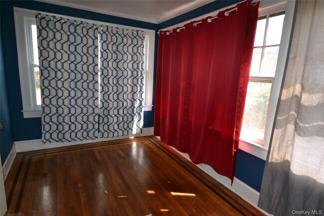 Foto del edificio - 181 Forrest Ave