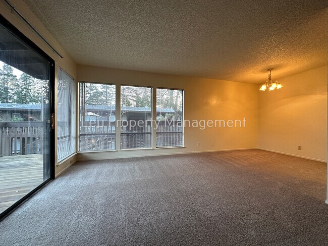 Building Photo - 1033 Fulton Ave